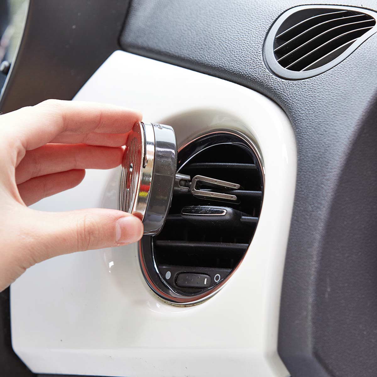 AromaPure‚™ Car Freshener