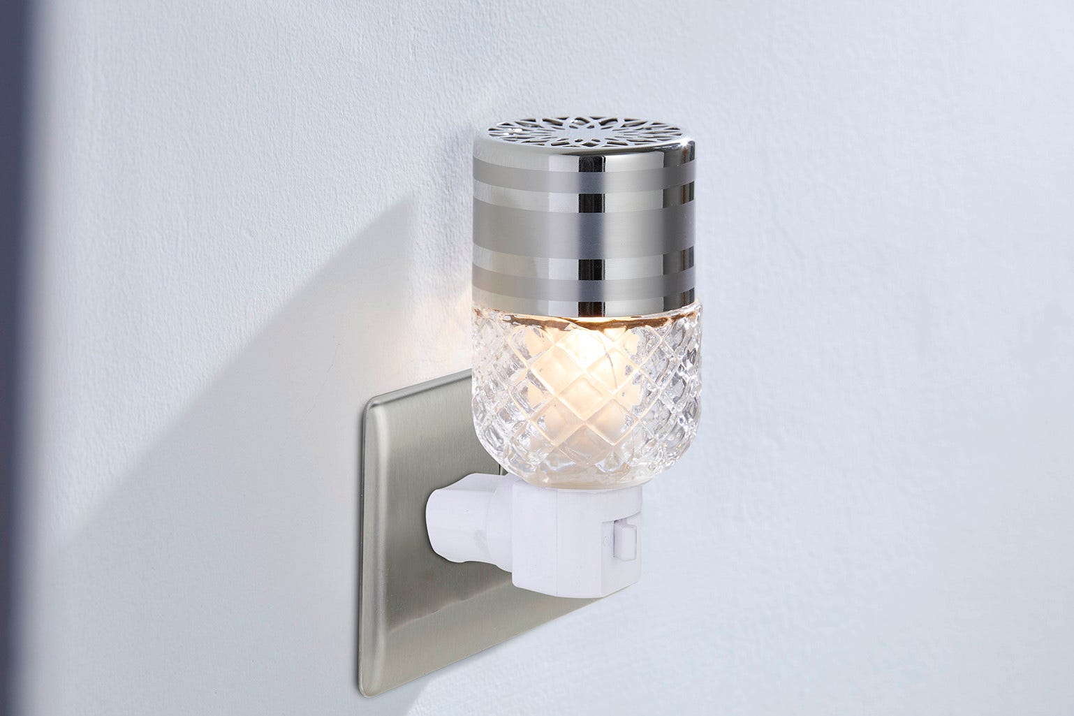 Silver SmartBlends Petite Electric Fragrance Diffuser