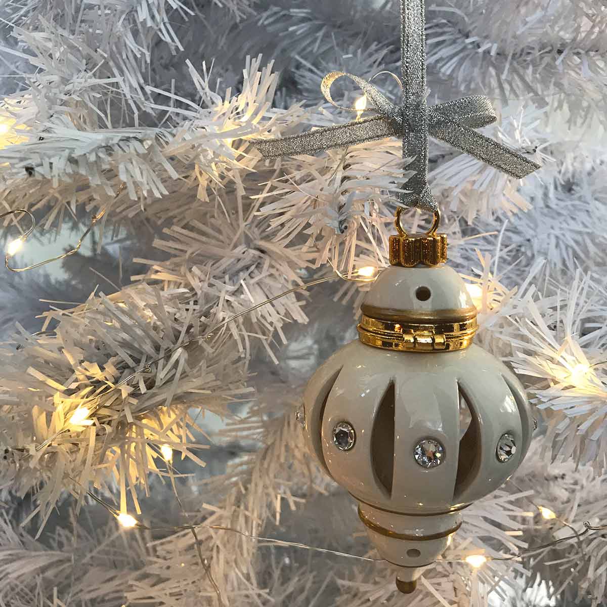 SmartScents by PartyLite™ Holder – Opulent Hanging Ornament