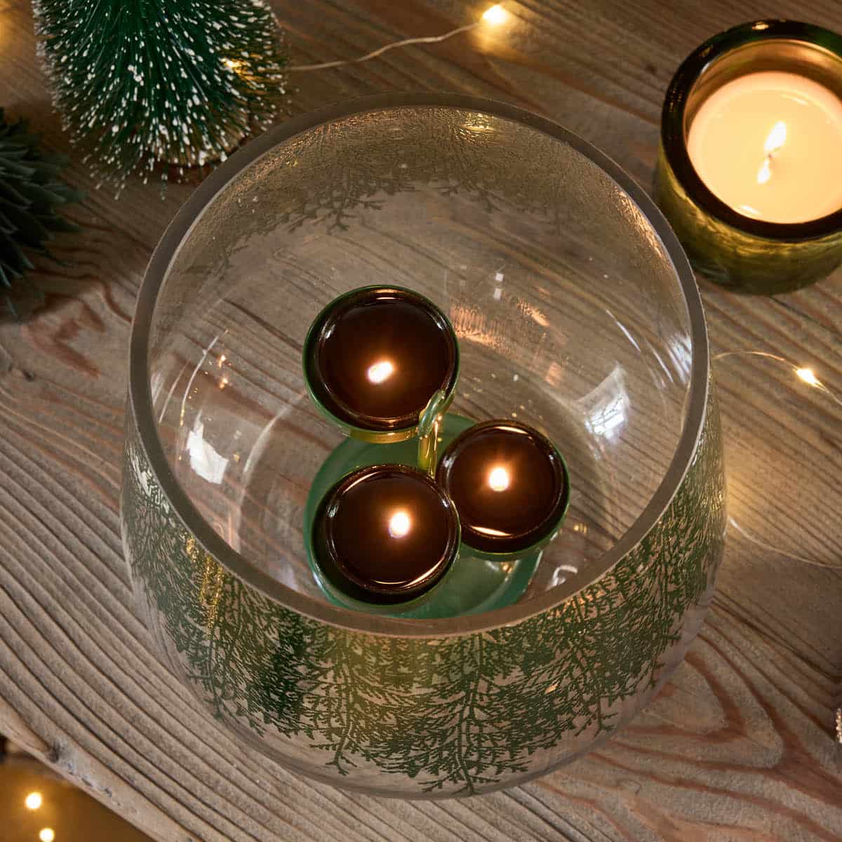 ライトエレメンタル ホノリー　Congratulations Lacy Greens Hurricane Candle Holder | PartyLite – PartyLite Canada